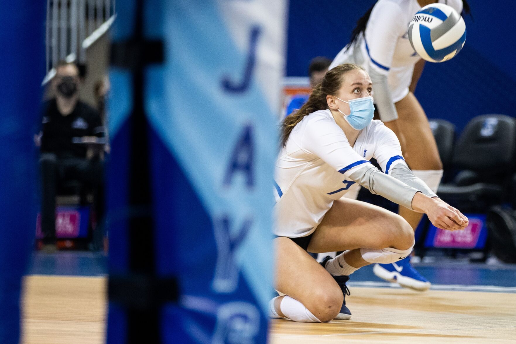 040321-owh-spo-cuvolley-ar07